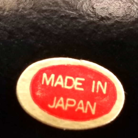 Japanese Lacquerware Gold and Black Lacquer over Wood Ginkgo Leaf Trinket Tray - Picture 4 of 7